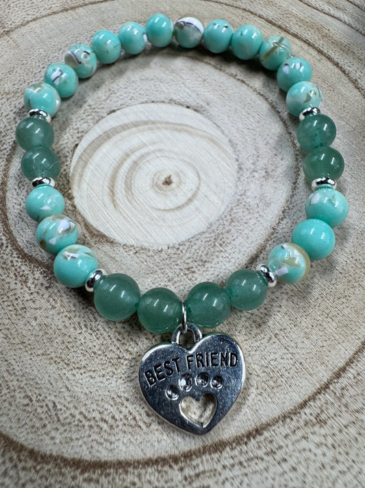 Bracelet de pierres semi-précieuses de Turquoise avec du coquillage australien et de l'Aventurine avec une breloque de coeur argenté Boutique Poilue & Co.