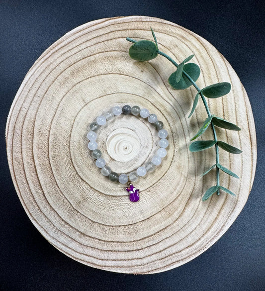 Bracelet de pierres semi-précieuses de Quartzite avec breloque de renard mauve Boutique Poilue & Co.