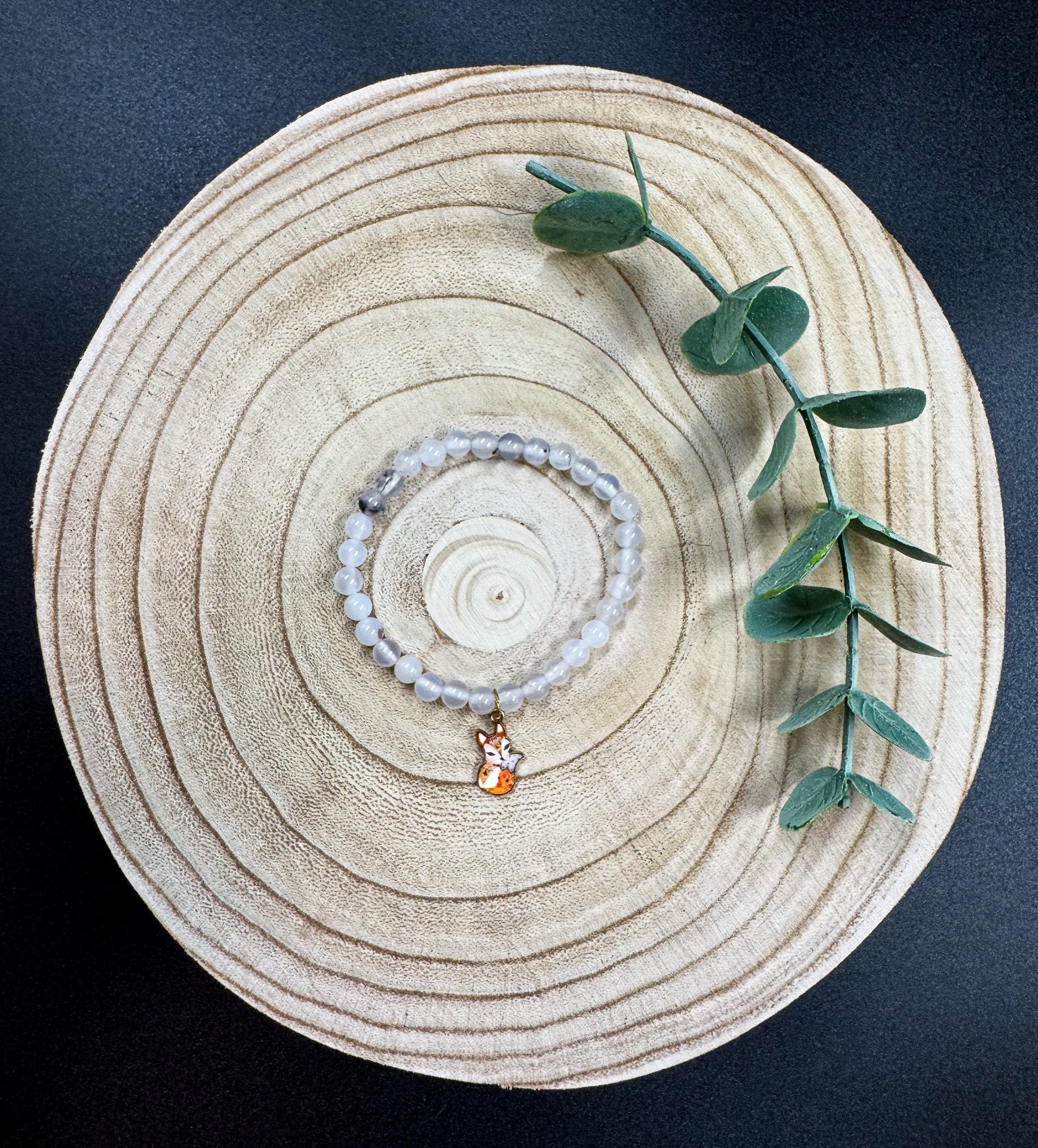 Bracelet de pierres semi-précieuses d'Agate avec breloque de renard roux Boutique Poilue & Co.