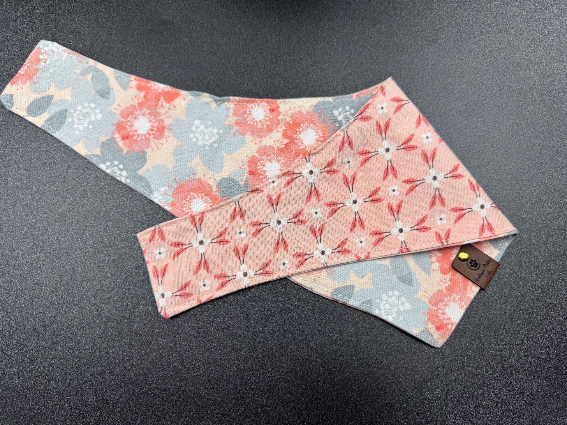 Foulard fleurs corail Très très grand Boutique Poilue & Co.