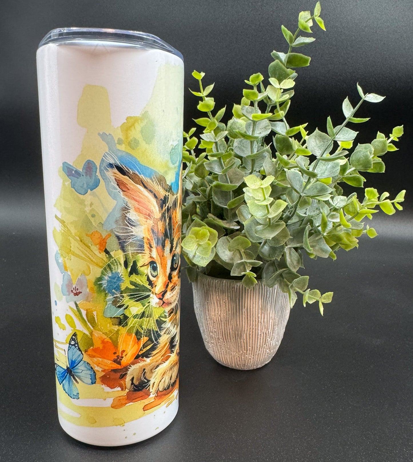 Bouteille isotherme avec un chat sur fond d'aquarelle et papillons Boutique Poilue & Co.
